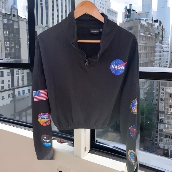 Chemistry Tops - Chemistry cropped sweatshirt, size XL, elasticized bottom, NASA themed, neck zip